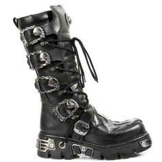 Goth Boots Outfits for the Enthusiast – careyfashion.com