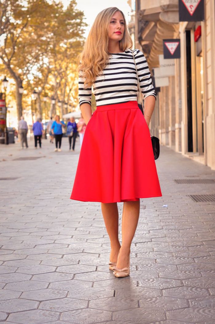 С чем одевать красную юбку