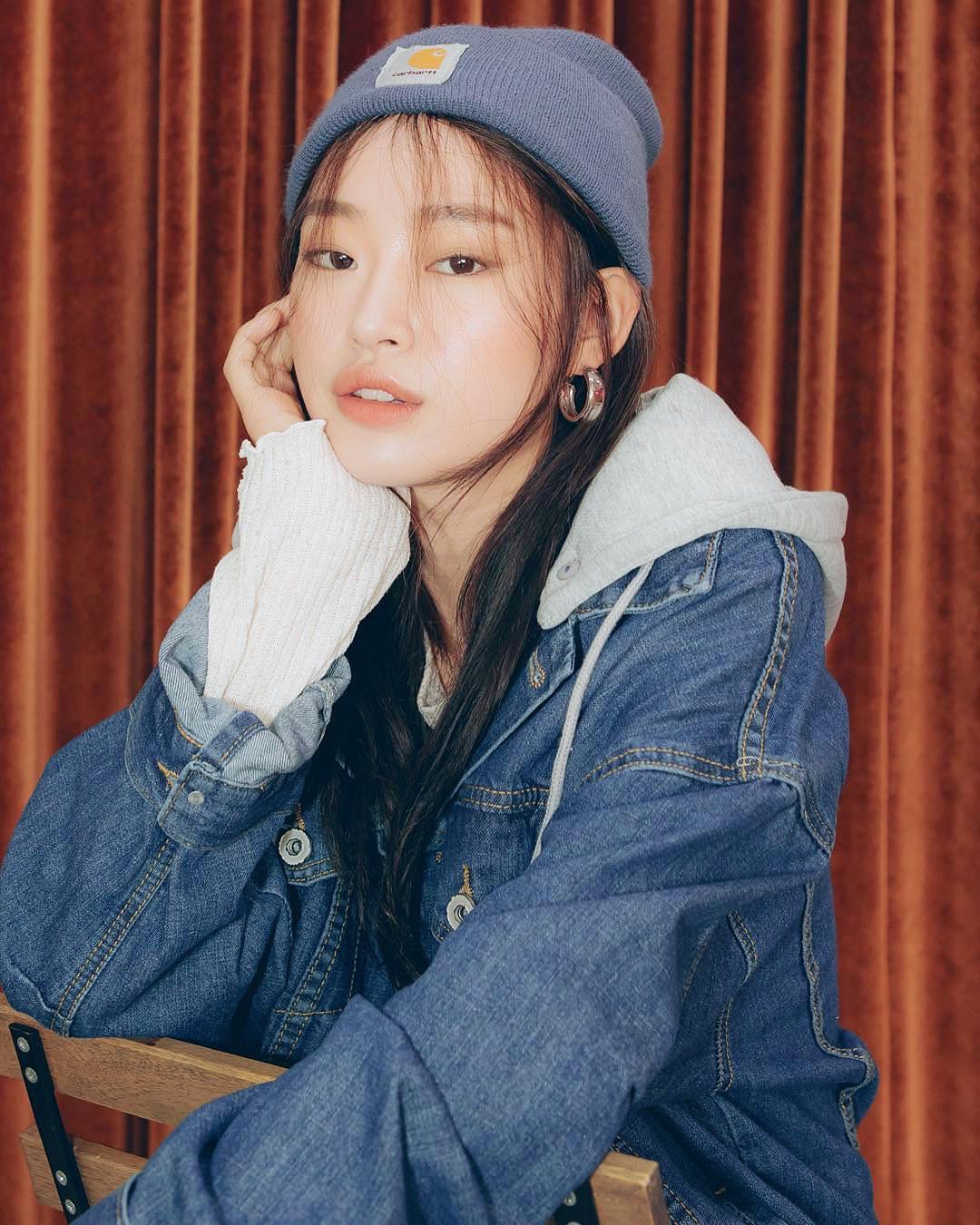 Gray hoodie with denim jacket in blue for autumn 2021